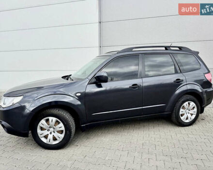 Серый Субару Форестер, объемом двигателя 2 л и пробегом 280 тыс. км за 7100 $, фото 6 на Automoto.ua
