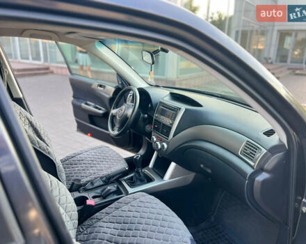 Сірий Субару Forester, об'ємом двигуна 1.99 л та пробігом 219 тис. км за 8000 $, фото 6 на Automoto.ua