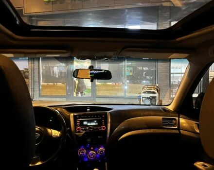 Серый Субару Форестер, объемом двигателя 2 л и пробегом 176 тыс. км за 10000 $, фото 7 на Automoto.ua