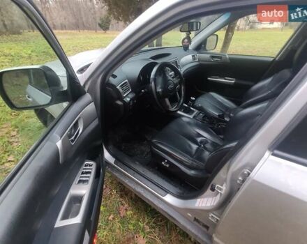 Серый Субару Форестер, объемом двигателя 2 л и пробегом 399 тыс. км за 3777 $, фото 20 на Automoto.ua