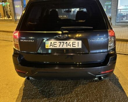 Серый Субару Форестер, объемом двигателя 2 л и пробегом 176 тыс. км за 10000 $, фото 2 на Automoto.ua