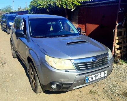 Сірий Субару Forester, об'ємом двигуна 2 л та пробігом 200 тис. км за 4000 $, фото 1 на Automoto.ua