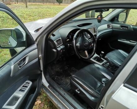 Серый Субару Форестер, объемом двигателя 2 л и пробегом 399 тыс. км за 3777 $, фото 9 на Automoto.ua