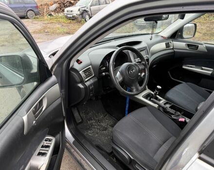 Серый Субару Форестер, объемом двигателя 2 л и пробегом 236 тыс. км за 3800 $, фото 4 на Automoto.ua
