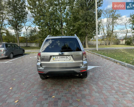 Серый Субару Форестер, объемом двигателя 2.46 л и пробегом 130 тыс. км за 9800 $, фото 3 на Automoto.ua