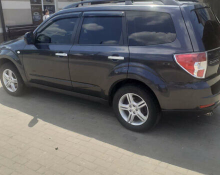 Серый Субару Форестер, объемом двигателя 2 л и пробегом 208 тыс. км за 9500 $, фото 2 на Automoto.ua