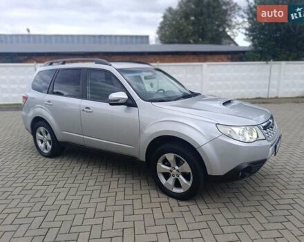 Серый Субару Форестер, объемом двигателя 1.99 л и пробегом 239 тыс. км за 8300 $, фото 1 на Automoto.ua