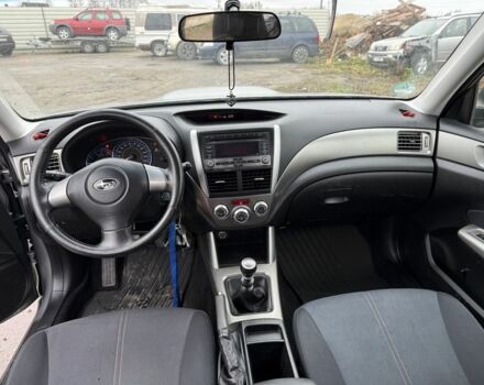 Серый Субару Форестер, объемом двигателя 2 л и пробегом 236 тыс. км за 3800 $, фото 5 на Automoto.ua