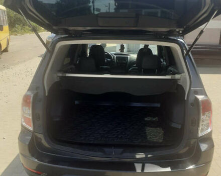 Серый Субару Форестер, объемом двигателя 2 л и пробегом 208 тыс. км за 9500 $, фото 4 на Automoto.ua