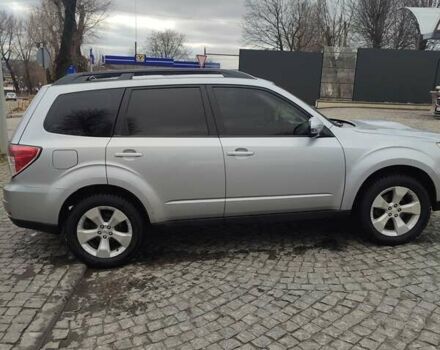 Сірий Субару Forester, об'ємом двигуна 2 л та пробігом 221 тис. км за 10000 $, фото 4 на Automoto.ua