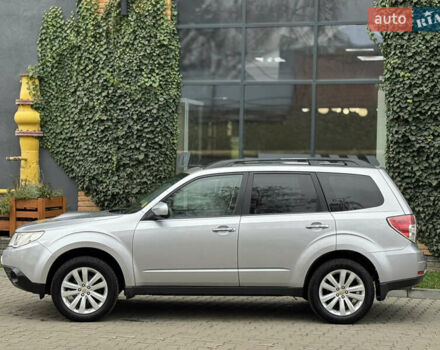 Серый Субару Форестер, объемом двигателя 2.5 л и пробегом 195 тыс. км за 10700 $, фото 3 на Automoto.ua