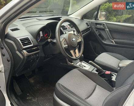 Серый Субару Форестер, объемом двигателя 1.99 л и пробегом 180 тыс. км за 15432 $, фото 5 на Automoto.ua