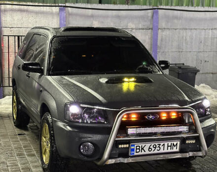 Серый Субару Форестер, объемом двигателя 2 л и пробегом 255 тыс. км за 6450 $, фото 1 на Automoto.ua