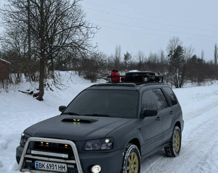 Серый Субару Форестер, объемом двигателя 2 л и пробегом 250 тыс. км за 5200 $, фото 1 на Automoto.ua