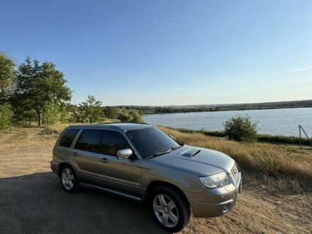 Серый Субару Форестер, объемом двигателя 2.5 л и пробегом 270 тыс. км за 8000 $, фото 1 на Automoto.ua