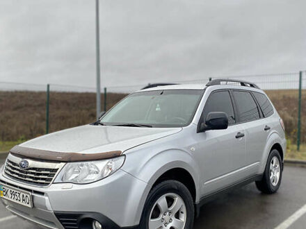 Серый Субару Форестер, объемом двигателя 2 л и пробегом 210 тыс. км за 9500 $, фото 1 на Automoto.ua