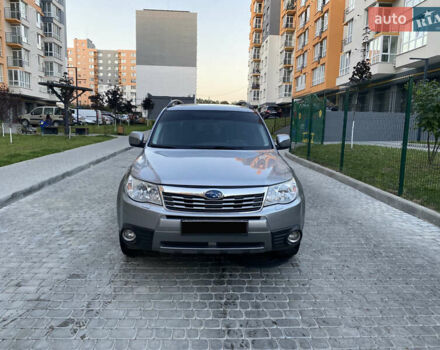 Сірий Субару Forester, об'ємом двигуна 2.5 л та пробігом 196 тис. км за 8600 $, фото 1 на Automoto.ua