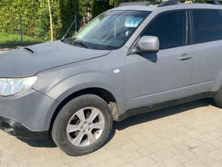 Серый Субару Форестер, объемом двигателя 2 л и пробегом 210 тыс. км за 3500 $, фото 1 на Automoto.ua