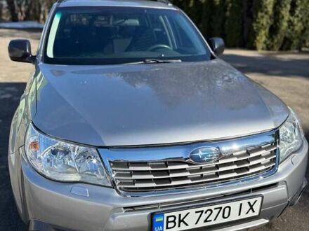 Сірий Субару Forester, об'ємом двигуна 1.99 л та пробігом 264 тис. км за 8000 $, фото 1 на Automoto.ua