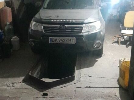 Серый Субару Форестер, объемом двигателя 2 л и пробегом 209 тыс. км за 7700 $, фото 1 на Automoto.ua