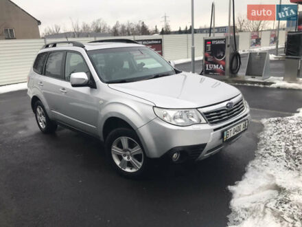 Серый Субару Форестер, объемом двигателя 2 л и пробегом 220 тыс. км за 6201 $, фото 1 на Automoto.ua