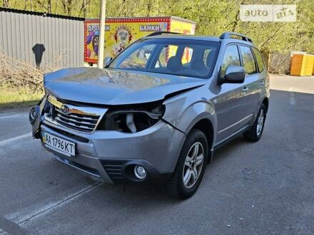 Сірий Субару Forester, об'ємом двигуна 1.99 л та пробігом 200 тис. км за 3500 $, фото 1 на Automoto.ua