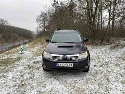 Серый Субару Форестер, объемом двигателя 2 л и пробегом 370 тыс. км за 4200 $, фото 1 на Automoto.ua
