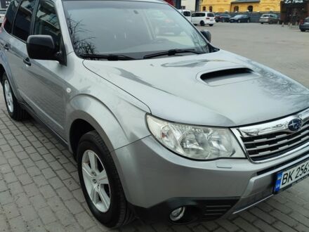 Субару Forester 2010 у Рівному на Automoto.ua Сірий Субару Forester, об'ємом двигуна 2 л та пробігом 168 тис. км за 8800 $, фото 1 на Automoto.ua