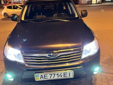 Серый Субару Форестер, объемом двигателя 2 л и пробегом 176 тыс. км за 10000 $, фото 1 на Automoto.ua