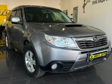 Серый Субару Форестер, объемом двигателя 2 л и пробегом 252 тыс. км за 7500 $, фото 1 на Automoto.ua