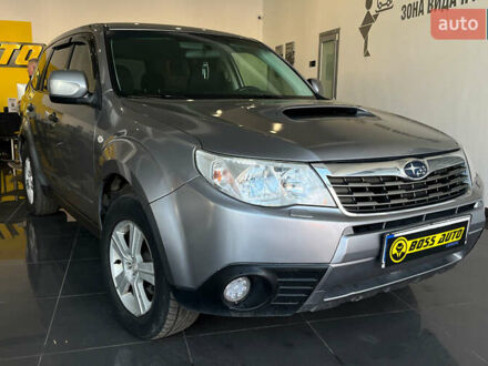 Серый Субару Форестер, объемом двигателя 2 л и пробегом 252 тыс. км за 7500 $, фото 1 на Automoto.ua