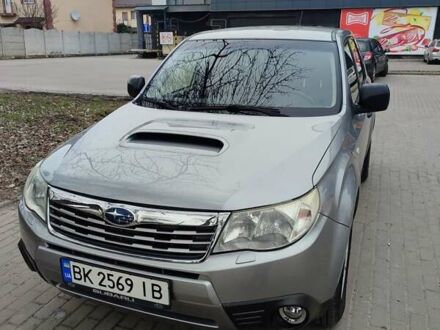 Сірий Субару Forester, об'ємом двигуна 1.99 л та пробігом 166 тис. км за 10300 $, фото 1 на Automoto.ua