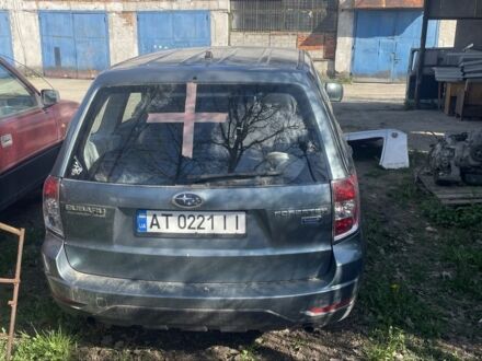 Серый Субару Форестер, объемом двигателя 2 л и пробегом 200 тыс. км за 2000 $, фото 1 на Automoto.ua