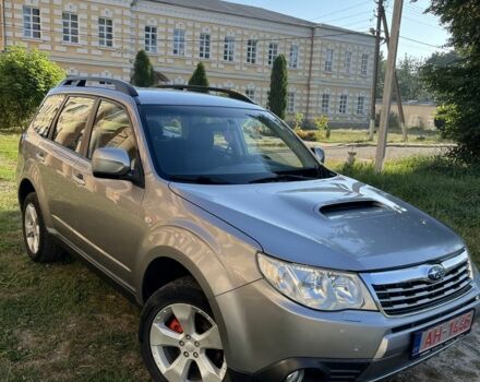 Серый Субару Форестер, объемом двигателя 2 л и пробегом 300 тыс. км за 3100 $, фото 1 на Automoto.ua
