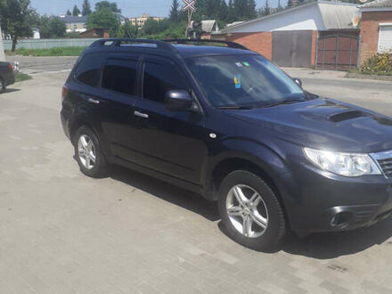 Серый Субару Форестер, объемом двигателя 2 л и пробегом 208 тыс. км за 9500 $, фото 1 на Automoto.ua