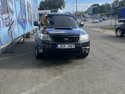 Серый Субару Форестер, объемом двигателя 2 л и пробегом 300 тыс. км за 4200 $, фото 1 на Automoto.ua