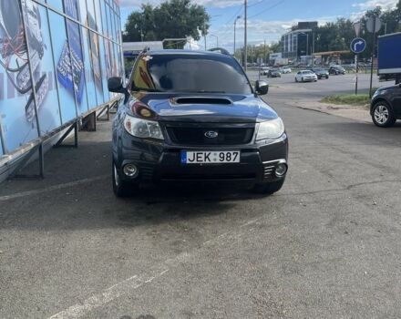 Серый Субару Форестер, объемом двигателя 2 л и пробегом 300 тыс. км за 4200 $, фото 1 на Automoto.ua