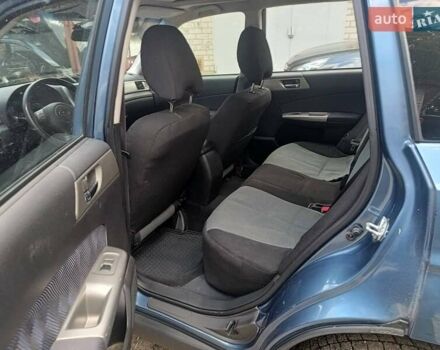 Синій Субару Forester, об'ємом двигуна 1.99 л та пробігом 205 тис. км за 6800 $, фото 3 на Automoto.ua