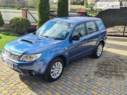 Синій Субару Forester, об'ємом двигуна 2 л та пробігом 240 тис. км за 8800 $, фото 1 на Automoto.ua