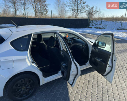 Белый Субару Импреза, объемом двигателя 1.5 л и пробегом 130 тыс. км за 6617 $, фото 7 на Automoto.ua