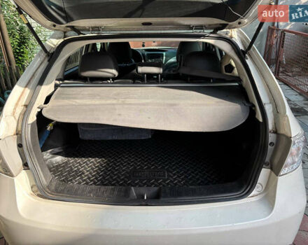 Білий Субару Імпреза, об'ємом двигуна 2 л та пробігом 235 тис. км за 6000 $, фото 4 на Automoto.ua