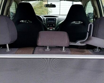 Белый Субару Импреза, объемом двигателя 2 л и пробегом 240 тыс. км за 9999 $, фото 5 на Automoto.ua