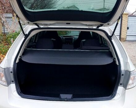 Белый Субару Импреза, объемом двигателя 2 л и пробегом 240 тыс. км за 9999 $, фото 3 на Automoto.ua