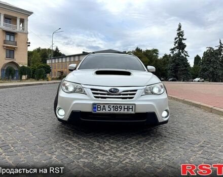 Белый Субару Импреза, объемом двигателя 2 л и пробегом 240 тыс. км за 10000 $, фото 1 на Automoto.ua