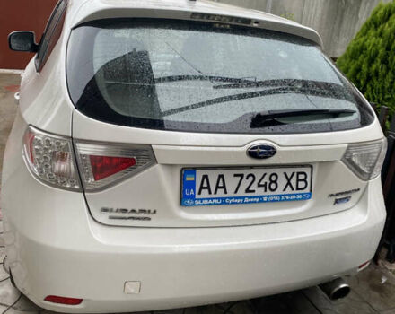 Белый Субару Импреза, объемом двигателя 2 л и пробегом 235 тыс. км за 6000 $, фото 1 на Automoto.ua