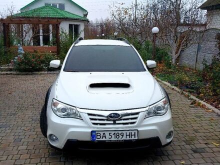 Белый Субару Импреза, объемом двигателя 2 л и пробегом 240 тыс. км за 9999 $, фото 1 на Automoto.ua