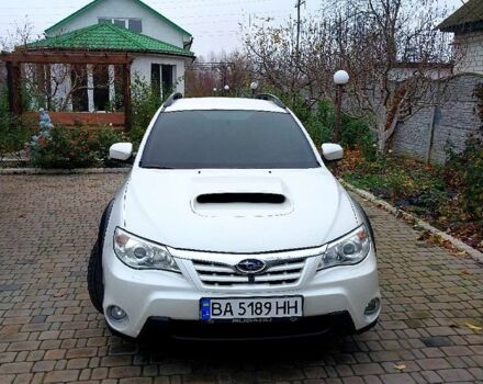 Белый Субару Импреза, объемом двигателя 2 л и пробегом 240 тыс. км за 9999 $, фото 1 на Automoto.ua