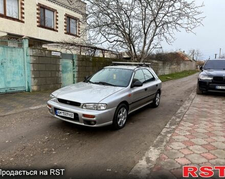 Серый Субару Импреза, объемом двигателя 1.6 л и пробегом 300 тыс. км за 1500 $, фото 1 на Automoto.ua