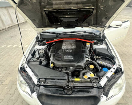 Білий Субару Легасі, об'ємом двигуна 2 л та пробігом 160 тис. км за 6000 $, фото 2 на Automoto.ua