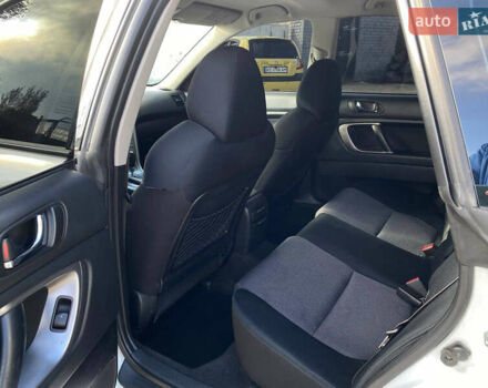 Белый Субару Легаси, объемом двигателя 1.99 л и пробегом 299 тыс. км за 6399 $, фото 12 на Automoto.ua